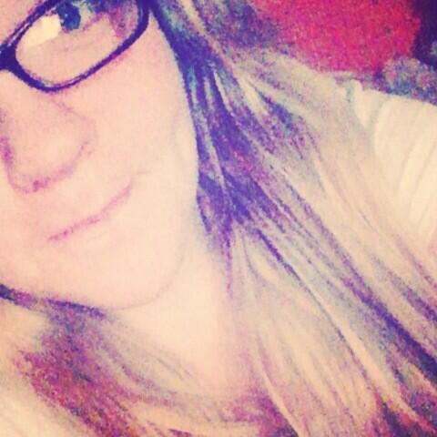 AllyRust's tweet photo. Veryyyyy tired .-. #schoolsucksthelifeoutofyou http://t.co/Rs813jkprO