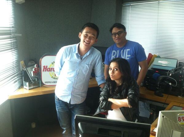 HRFMSurabaya's tweet photo. #SimpleHoliday dengan backpacker Sumitro yg udah keliling Asia #GMHR http://t.co/O5J2MRFRWb