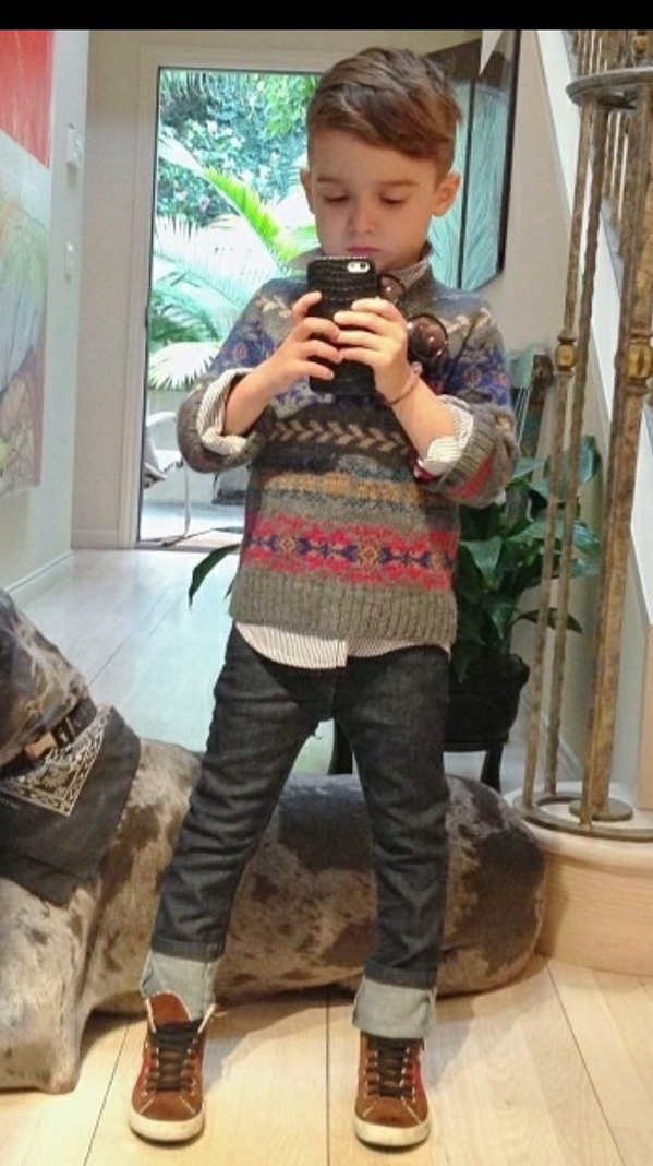 IzzyVally's tweet photo. @NemoClerks he just lovee the outfit you got him! He says he is going to wear it when he takes you on a date!  Haha x http://t.co/y9xss1r7i5