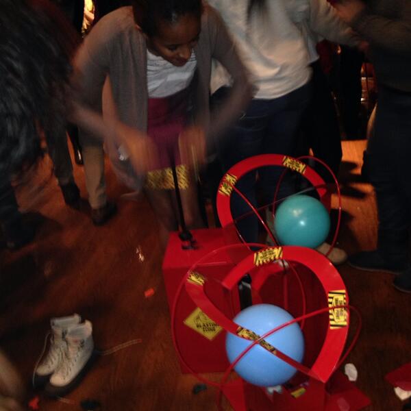 mtholyoke's tweet photo. Can you pump up the ballon faster than your friend? #nostudyzone http://t.co/798oClEqh3