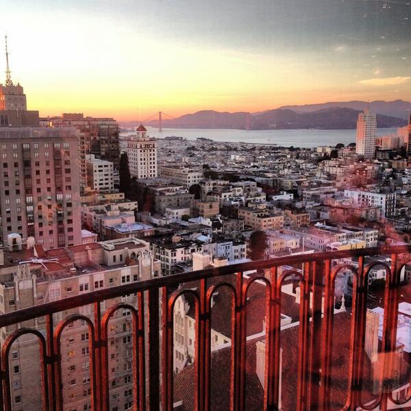 adamberk's tweet photo. May you all have retention metrics like the sunset view frm crown rm. Activated yest, back now 4 encore #leanstartup http://t.co/9oURYisADl