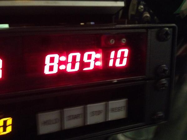 astridislief's tweet photo. Ja hoor, de wekker van @jaapbrienen ging net af @Radio6NL #11-12-13 http://t.co/bige2qgbq6