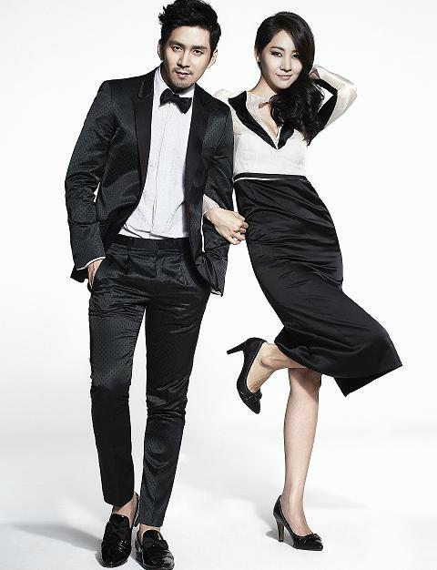 Double_M_ent's tweet photo. 권민-윤지민 부부 세련미 넘치는 화보. 
<레이디 경향> 12월 표지 장식. (1) http://t.co/Okc5uGwHjB
