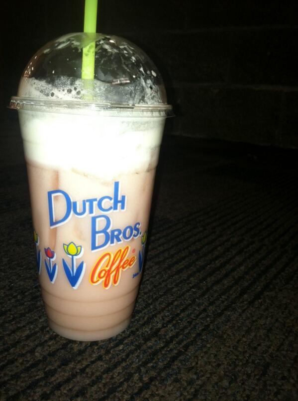 Kelss_nicolee14's tweet image. #livetweet #beforepractice 😍😍👑