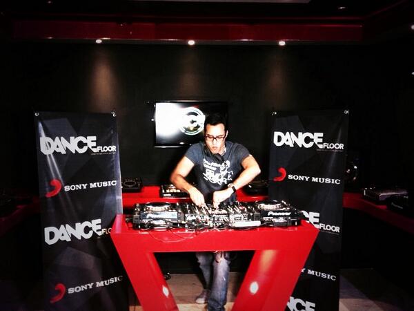 ReFeelOfficial's tweet image. Quick Snapshot of my set at the launch of DanceFloor by @sonymusicmexico @TranceFamilyCom  @TFMx_Official