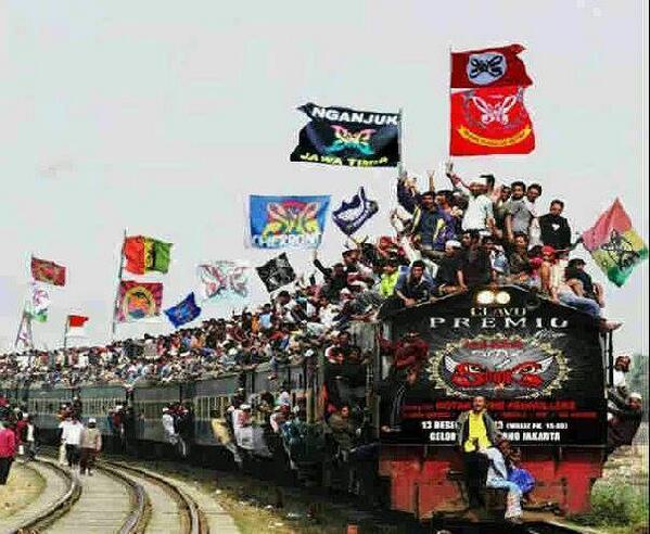 Tuut...tutt..tuuuuuuuuuuuuuuuuttttt
Budal jakarta
SFC BLITAR gerbong 1
Kereta Matarmaja
#ultah slank 30thn <a href="/GBK/">Matt Kim</a>