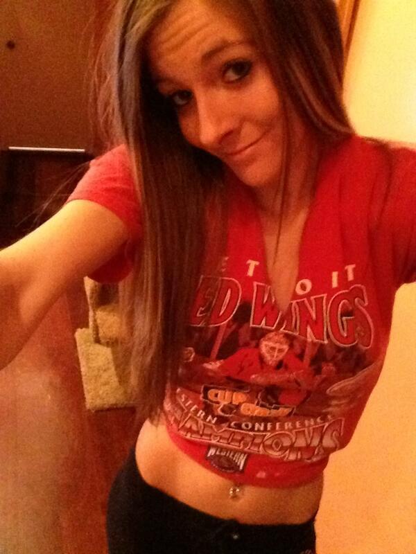 Onlythehot1s's tweet photo. @redwingsbuzztap @RedWingsFeed @DetroitChiveOn @DetroitBoobs @ChiveOnTheD @SocialINDetroit http://t.co/1S2GrUZt5B