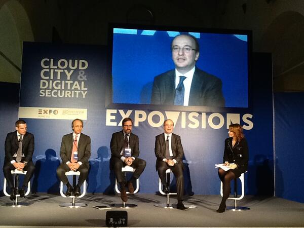 TIM_Official's tweet photo. .@SantoniAgo: "Il percorso da fare è aiutare i cittadini ad avere facilità di utilizzo delle tecnologie" #Expovisions http://t.co/pOUzL47Vdh