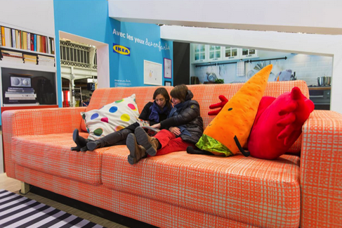 IKEA_France's tweet photo. Du 11 au 17 décembre, IKEA vous invite à retrouver votre regard d’enfant au hall 2 de la gare de Lyon à Paris ;) http://t.co/20yRmDsgzD