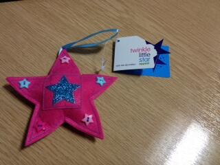 nottinghamarena's tweet photo. Support our chosen charity @RainbowsHospice by purchasing one of these cute Xmas decorations! £2.50 from @Ice_Locker! http://t.co/6k2DaJtBXK