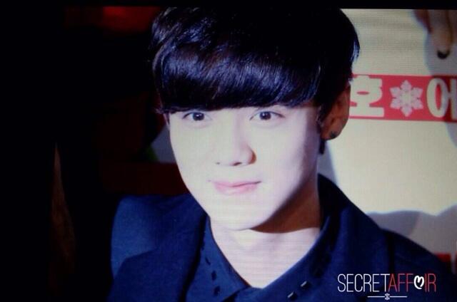 [PREVIEW] 131211 Saving Santa Premiere [18P]  BbMpbW8CEAA2fe6