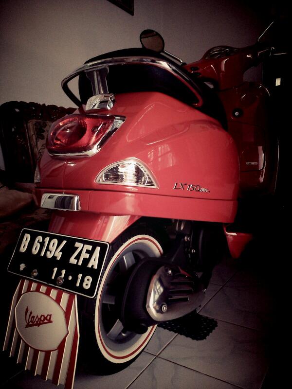 ariefajar's tweet photo. @Vespa_IND klo ini gw namain si "sexy merry" min #VespaYES http://t.co/ELm1w0TDW7
