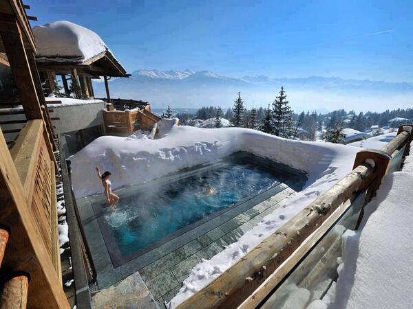 DaiIyStruggle's tweet photo. Someone take me here please 🙌 #LecransHotelSwitzerland http://t.co/V8mTo5KWJ1