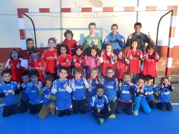 El Benjamin de Baloncesto y prebenjamin de futbol de <a href="/CorasHaro/">Coras haro</a> haro,todo nuestro apoyo a  <a href="/Ivan_LdC/">Iván López de Calle</a>!!#PulgaresArriba