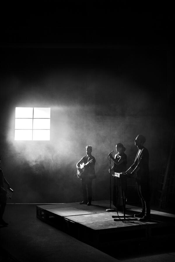 Trioen <a href="/Panamah/">Panamah</a> støtter <a href="/WFP/">World Food Programme</a>'s arbejde i Filippinerne ved at donere overskudet fra deres single #SmåStød Tusinde tak!