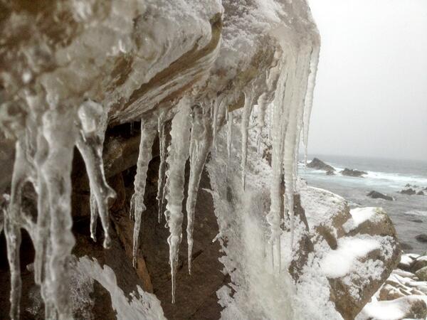 sumburgh's tweet photo. Sea icicles, Scatness http://t.co/H1LlLyWBSd