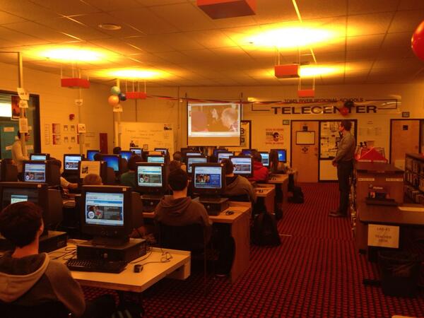 TRE_Code's tweet image. Underway hear at East!!!!! #HourOfCode  #CSEdWeek