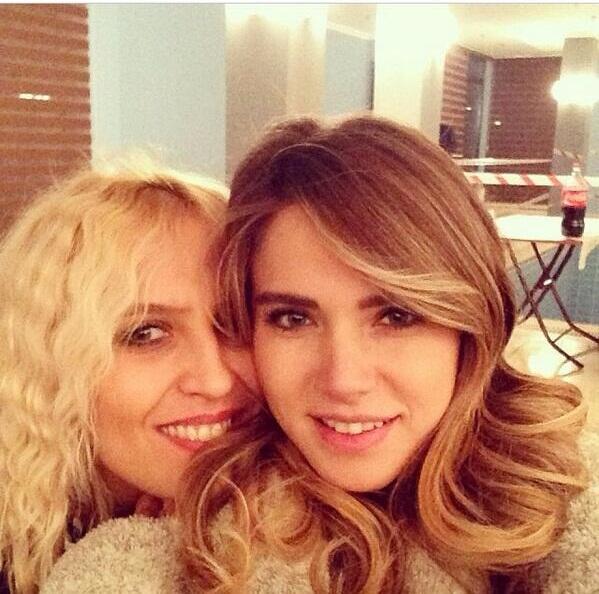 cc_ates's tweet photo. Canımla 😊 http://t.co/Wj1wSc2A2W