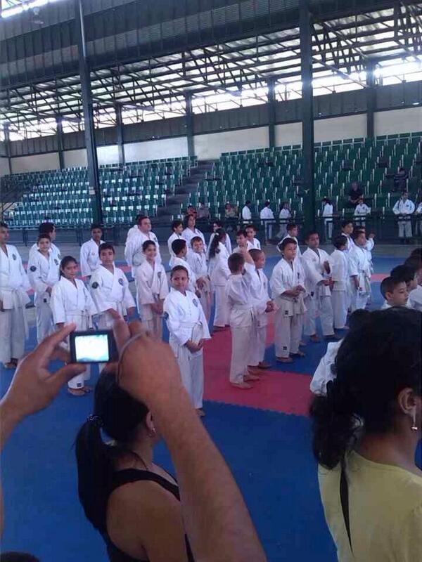 EnElTatami's tweet photo. La generación de relevo #karate #ExamenDeCinta #Barquisimeto #NegishiDojo http://t.co/3Y3IviFPTp