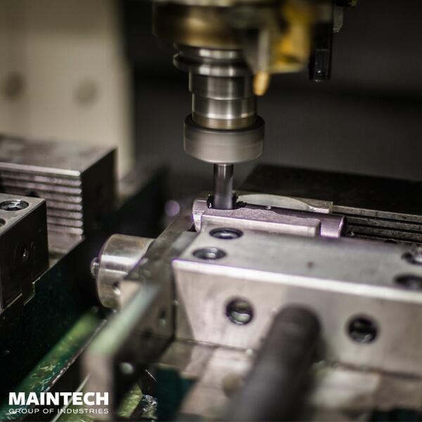 MaintechInc's tweet image. Precision is key when prepping for @RetailsBIGShow . (BOOTH 120) #maintech #pointofsale #paymate #nrf14 #nyc #design