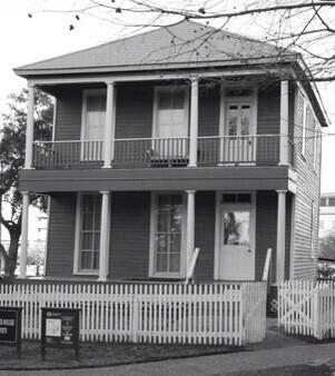 HoustonPlanning's tweet photo. RT @Houstorian: Today in 1996, the 1870 Jack Yates House reopens in Sam Houston Park after relocation/renovation. http://t.co/oqF7tkJNn4