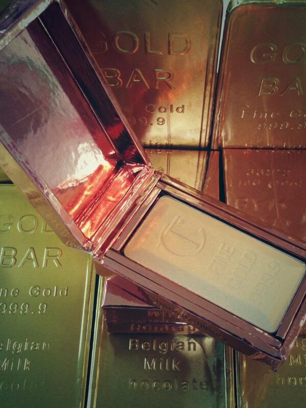 CTilburyMakeup's tweet photo. Only one more week to enter my #goldbar #goldenoppertunity giveaway! http://t.co/e6DLZQiFkW http://t.co/LAJbeuQDup