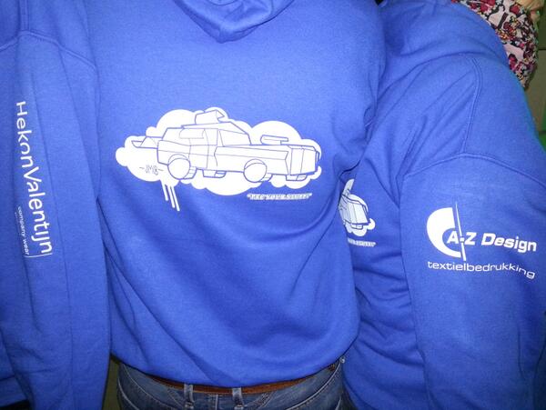 Wauw!!!! Dank aan <a href="/Hekon_Valentijn/">HekonValentijn</a> <a href="/gestift/">Jerry van der Bol</a> @azdesign @pecunited voor deze hoody voor de vrijwilligers! #PECyourstuff