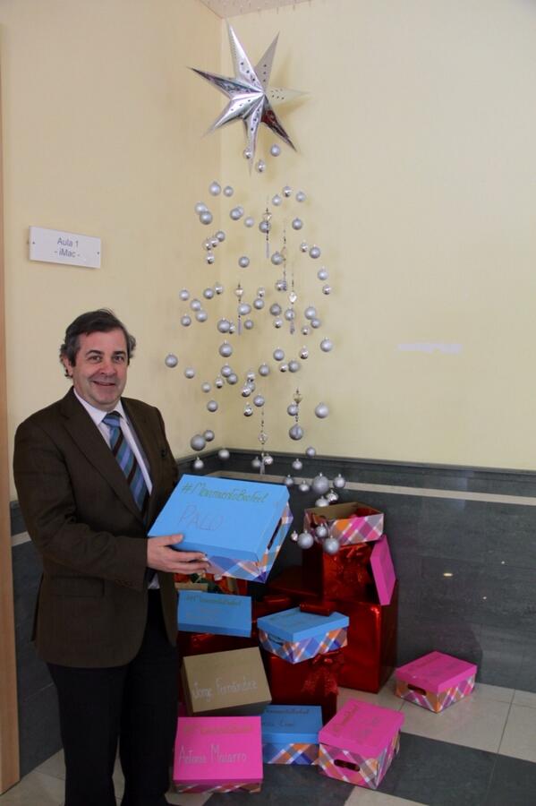bio_feel's tweet photo. Paco Muñoz da su primer paso hacia el #MovimientoBioFeel #Bioexperiencia @CampusEUSA http://t.co/6x27nd3PgN