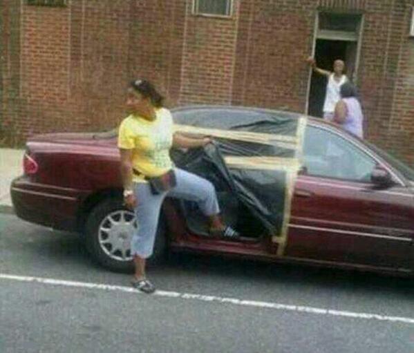 Maley_B's tweet photo. "@CH0C0PRiNCE: "@FunnyPicsDepot: Name That City http://t.co/9b1Ia2smPN""Ghetto