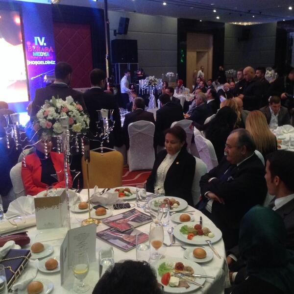 Buhara Medya Ödül Törenindeyiz.Ödül alanları tebrik ediyorum. <a href="/SerminBalik23/">Sermin Balık 🇹🇷</a> <a href="/NurdanSANLI/">Nurdan ŞANLI</a> <a href="/sevdaturkusev/">sevda turkusev</a>