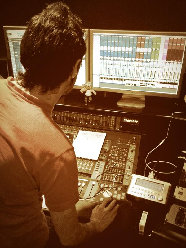 Ya trabajando en mi segundo hogar: <a href="/RecordsMCL/">MCL Records</a> en lo nuevo de <a href="/Neuroina/">Neuroina</a>, con <a href="/lucianolucerna/">luciano lucerna</a> como ingeniero deluxe