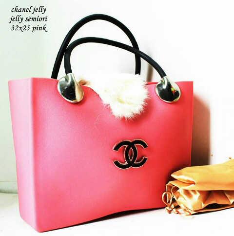 RahayuArnis's tweet photo. SALE NATAL,,, CHANEL JELLY SEMIORY 235rb ajja.... :D 3251D993 http://t.co/mHdUAsEXGT