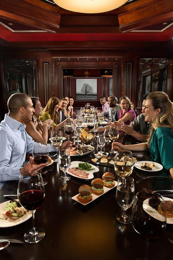 LuxorLV's tweet photo. What are your dinner plans?  @TenderLV, @RiceAndCo, @tacosandtequila #DeLUXious http://t.co/E8ytGdrYj5