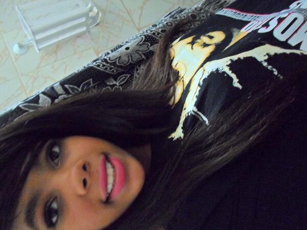 little_debora's tweet photo. kate sqñ http://t.co/JzrM0Z4l5d
