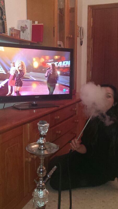 Mariagv88's tweet photo. Viendo #lavozsemifinal con mi cachimba, no hay mejor plan para el miercoles!! http://t.co/PWI3WjWNmr