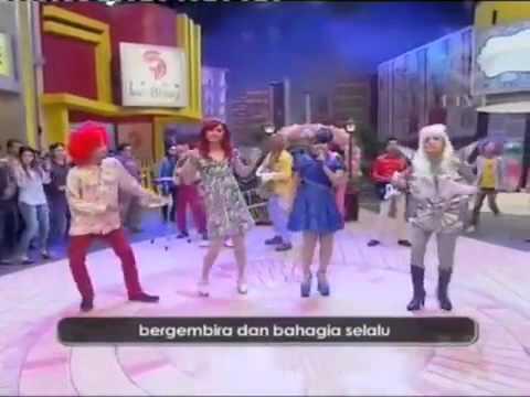 UmarPaskha's tweet photo. Di @YuKeepSmile_TTV mbak@WIWIKSAGITA_LVR ,@DennyCagur ,Omesh &amp; mbak Soimah goyang Oplosan,Assselolee http://t.co/LRRzWKHqPe
