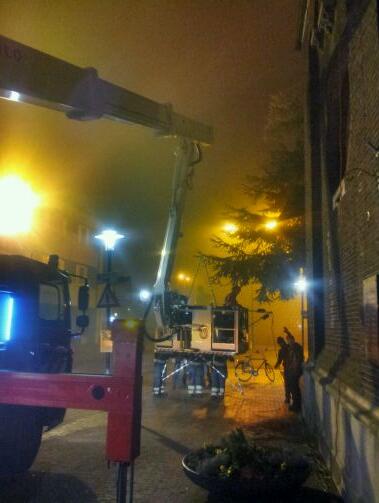 tinusdekale's tweet photo. #Kerstster geeft weer licht in het duister in centrum van #geldrop dankzij #nasg #brandweer #kerstmis http://t.co/xco2HaV4BD