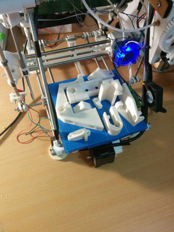 peterstrapp's tweet photo. My @RepRapPro Huxley printing my new @RepRapPro Ormerod :-) http://t.co/1FEc7Hss4D