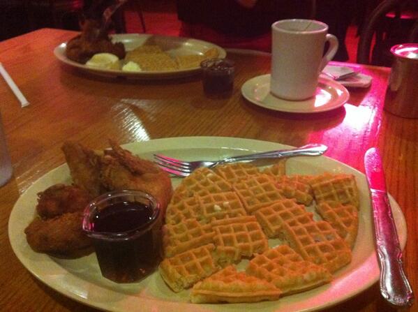 davidlikeking's tweet image. Dinner for ✌️#scoes