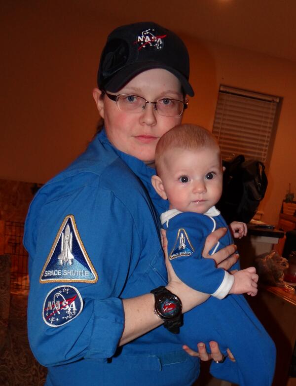 On2Mars_Kayla's tweet image. Aunt kiki and Aleri - next generation space explorers! #nasa #nerdrule