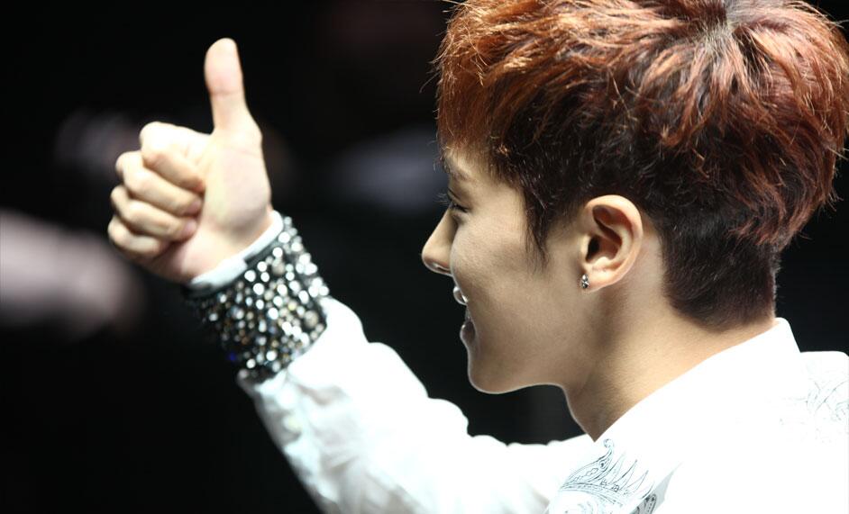 BbQc3kmCQAIx0ER.jpg:large