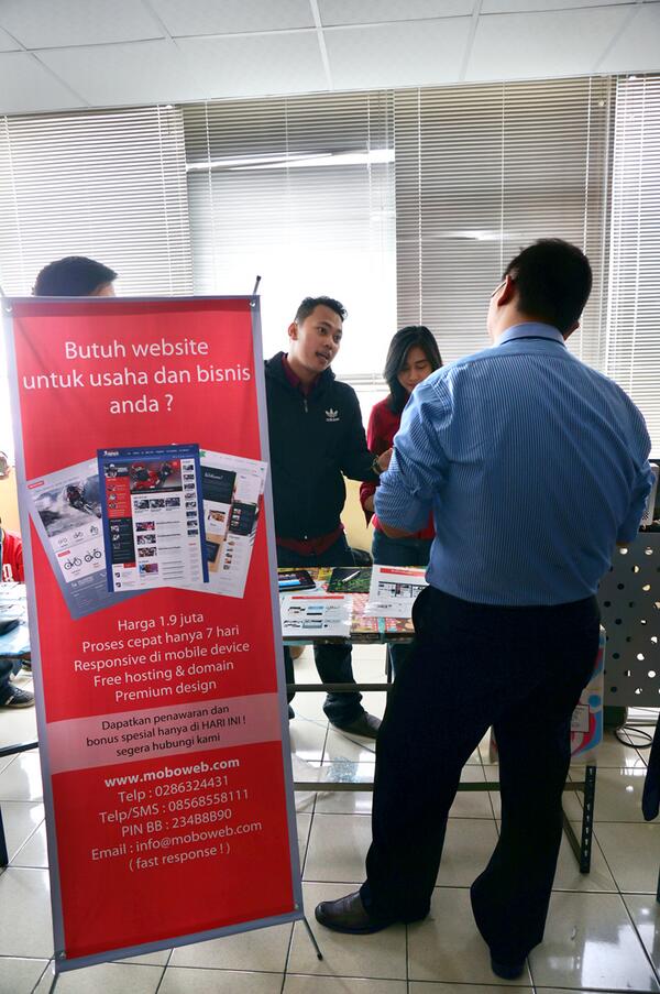 moboweb's tweet photo. Mahasiswa ini mampu menghasilkan income lebih dari 5 jt / bulan dgn menjadi affiliator Moboweb. Tertarik ? cek bio qt http://t.co/PTs9rU9elb