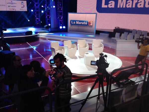som3cat's tweet image. Aquest és el plató de #LaMaratóTV3 d'aquest any. Tot a punt per a la roda de premsa #nodegenera