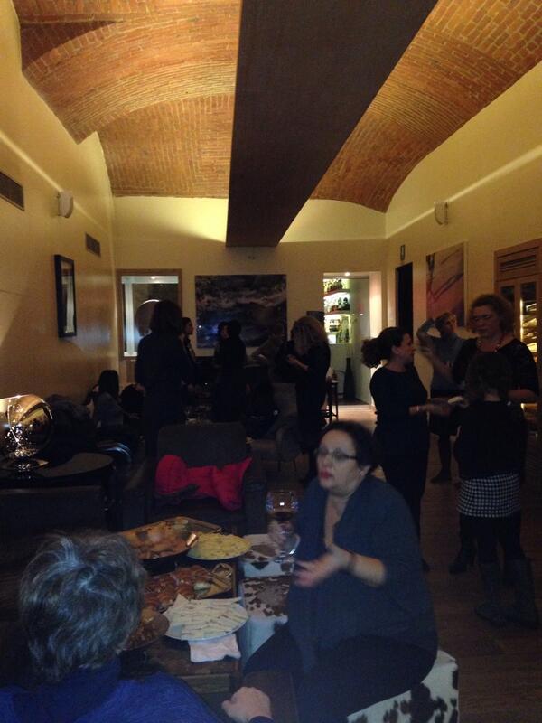 ConsuWeb's tweet photo. #11dicembre al #noonmilano #aperitivo di Natale http://t.co/PfCsvzlI9H