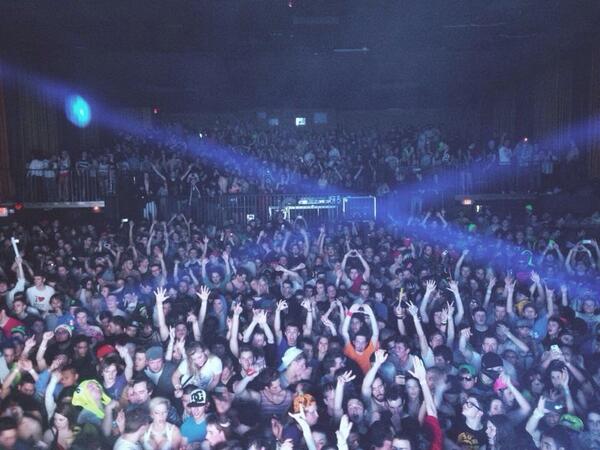 AlexDVBBS's tweet photo. woozy Wednesday was a fucking good one in Minneapolis http://t.co/si9rWXemsX