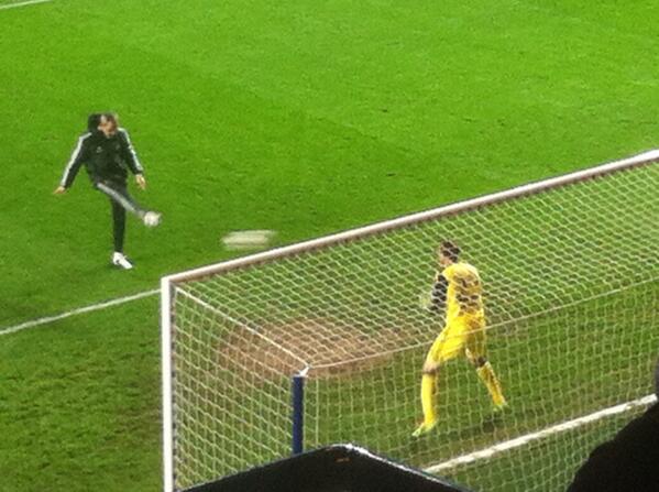 MattsCravat's tweet photo. Excited to be at Mark Schwarzer's Champions League debut. Still solid as a rock for the mighty Chelsea. http://t.co/oAvkMDWOMf