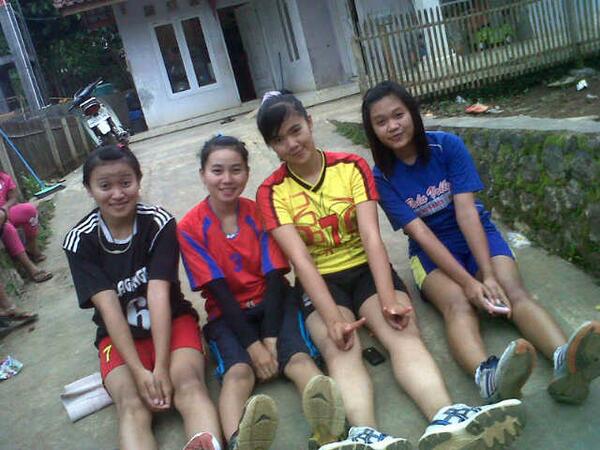 awaliaa12's tweet photo. Volley http://t.co/I3G3P6FWls