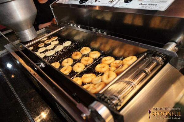 SpoonfulBuffet's tweet photo. Freshly made at @SpoonfulBuffet! <3 http://t.co/cNX5tK3nBn