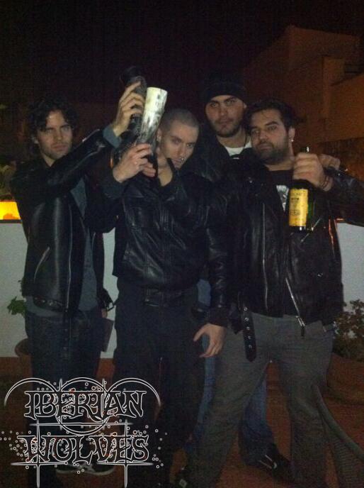 IberianWolves's tweet photo. Nuestro a salido ya a la venta! podéis pedirlo por el Facebook o en iberianwolvesmetalband@hotmail.com Un saludo! http://t.co/VEwzEtupvE