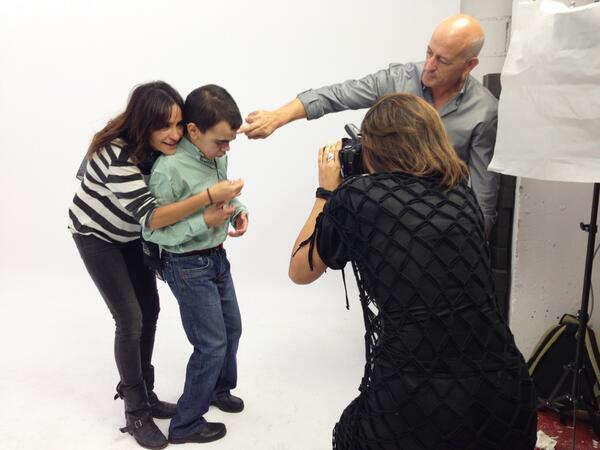 MelaniOlivaresM's tweet photo. “@BelenZafra: @MelaniOlivaresM http://t.co/E4whP5nkqx Melani Olivares, solidaria 100 % http://t.co/ux35Z4B48r”para cuando el calendario???